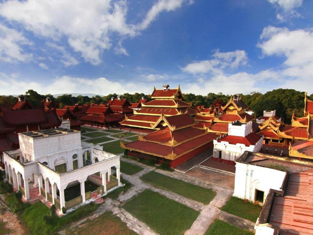 Hotel Hilton Mandalay Exterior foto